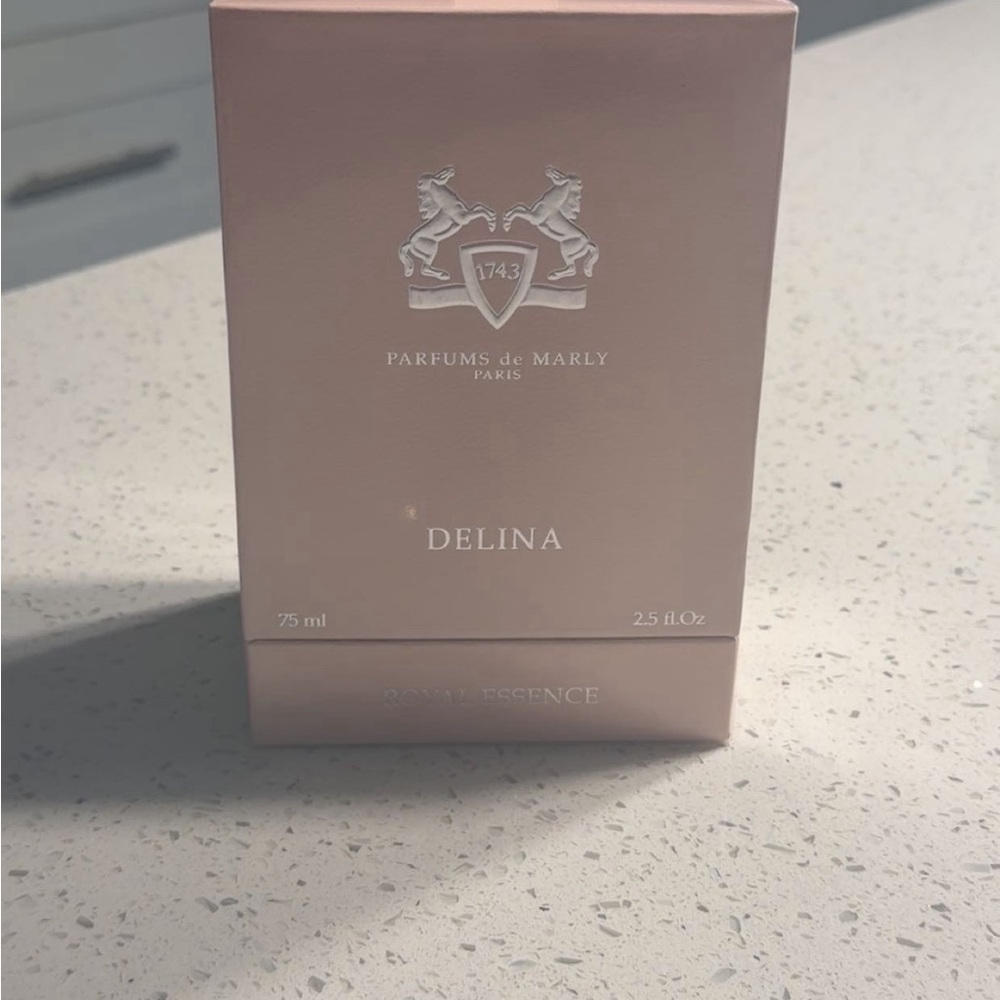 Delina - Elegant Pink Fragrance